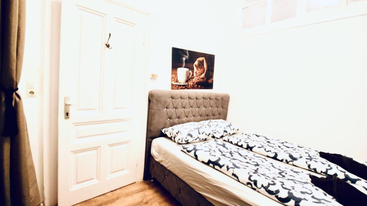 Modern Double Room Js A Vienna Exterior photo